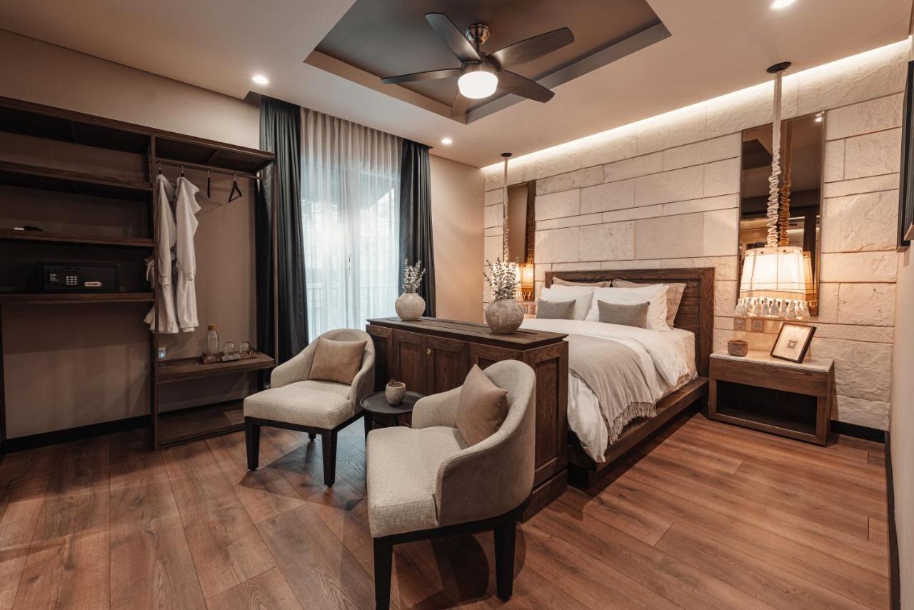 Deluxe Double Room Bath