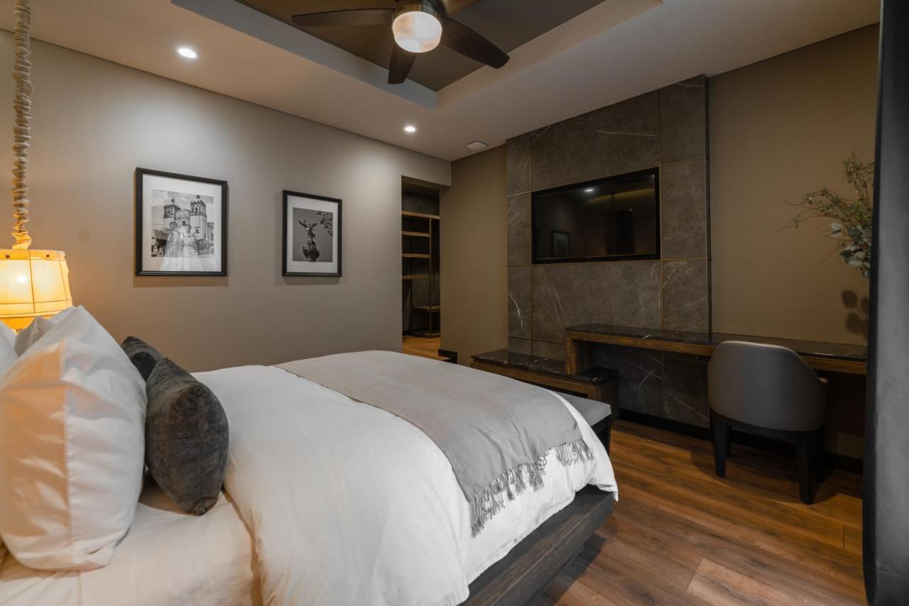 Deluxe Double Room Bath