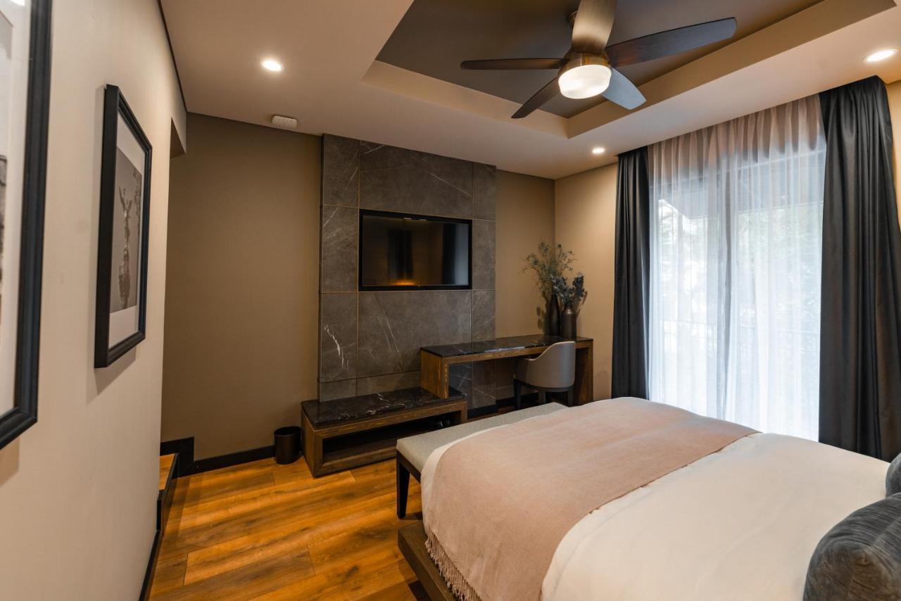 Deluxe Double Room Bath
